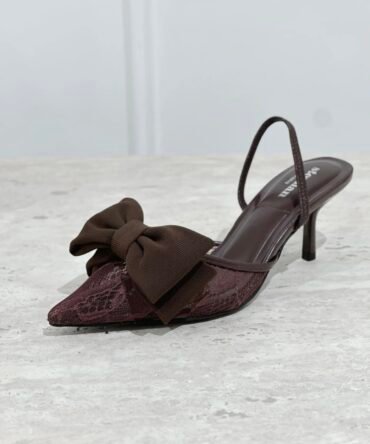 Lace bow heels brown