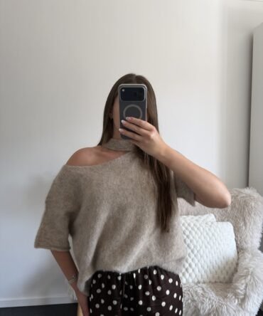 Soft Cut Out Knit Taupe