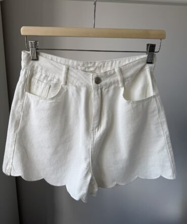 White Capri Scallop Short